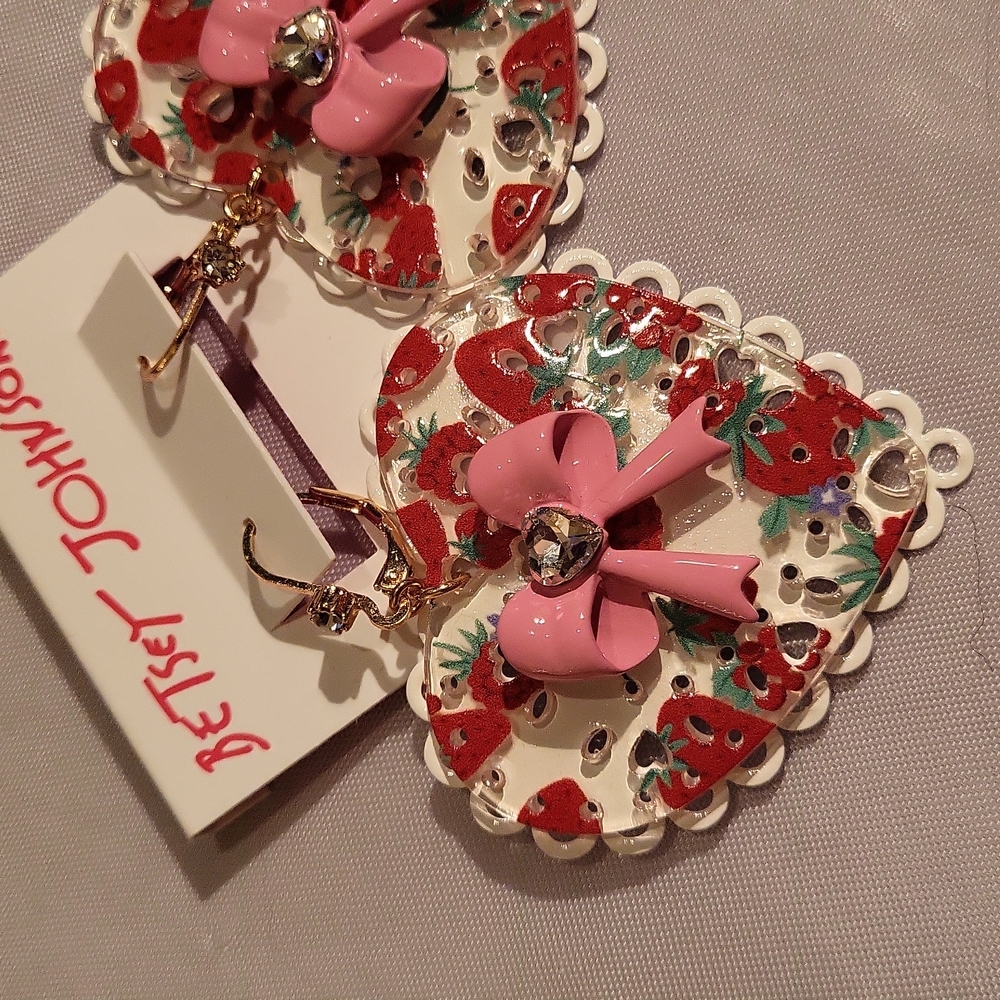 Betsey Johnson heart ❤️ bow strawberry - Picture 2 of 4